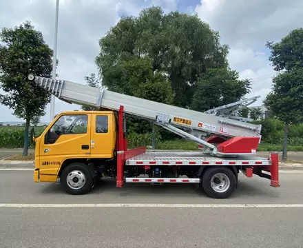 Différences entre les camions à échelle